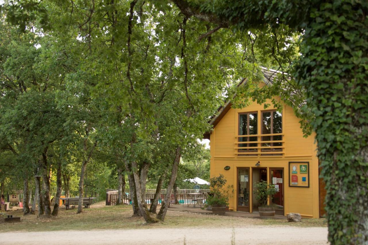 Отель Le Bois De Faral Le Bastit Экстерьер фото
