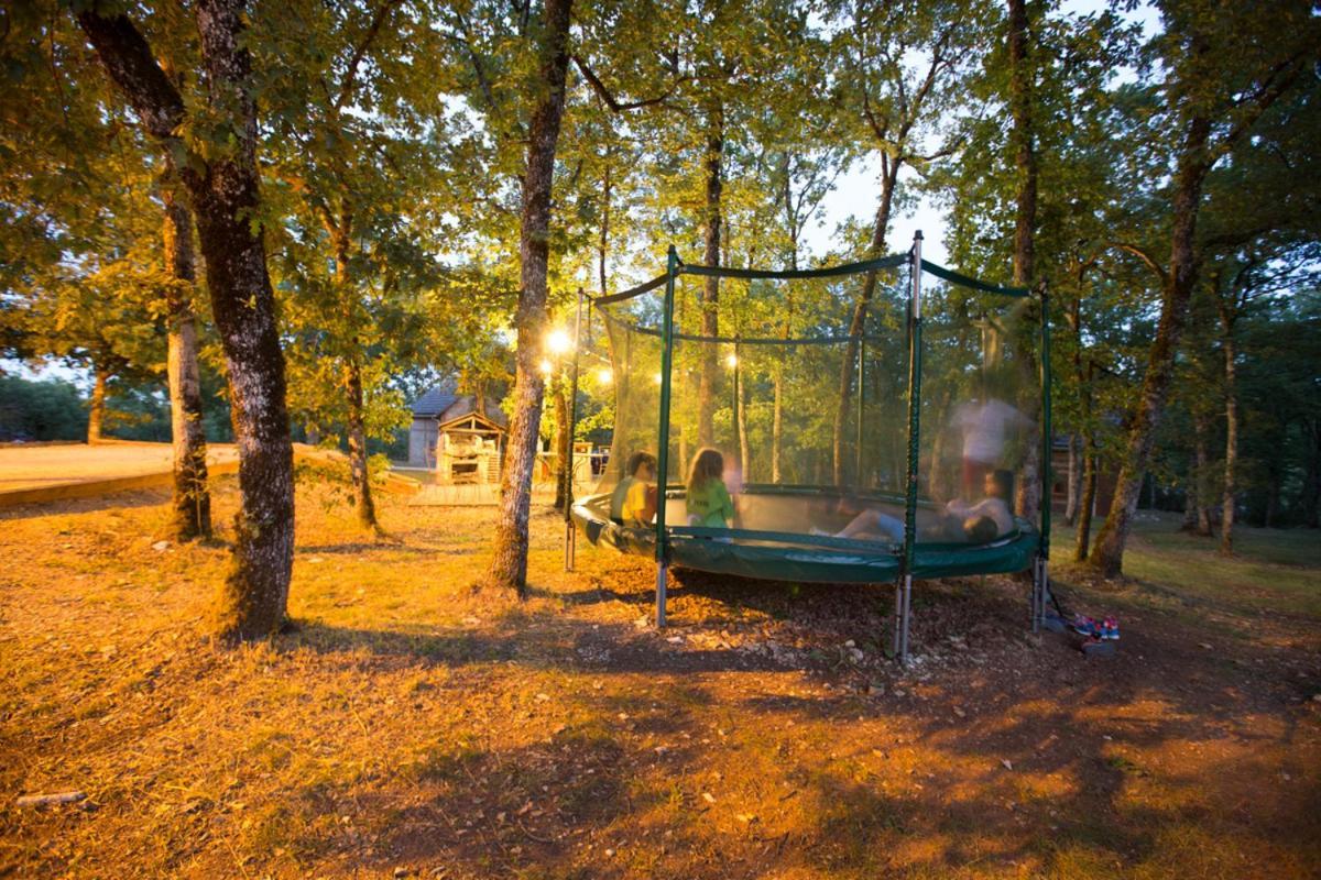 Отель Le Bois De Faral Le Bastit Экстерьер фото